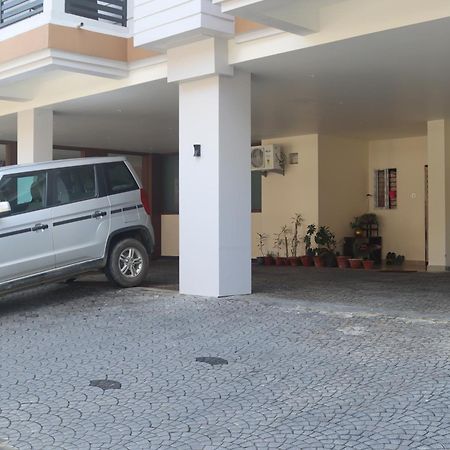 The Dibrugarh Address Hotell Eksteriør bilde