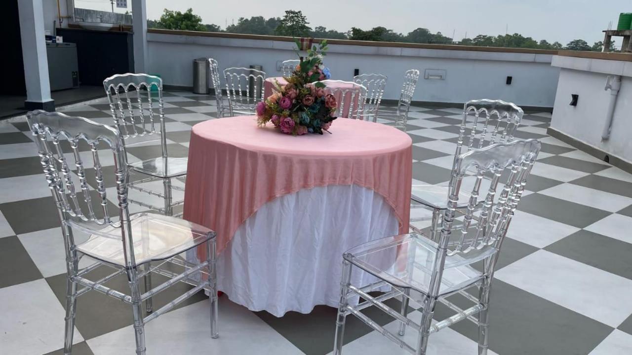 The Dibrugarh Address Hotell Eksteriør bilde