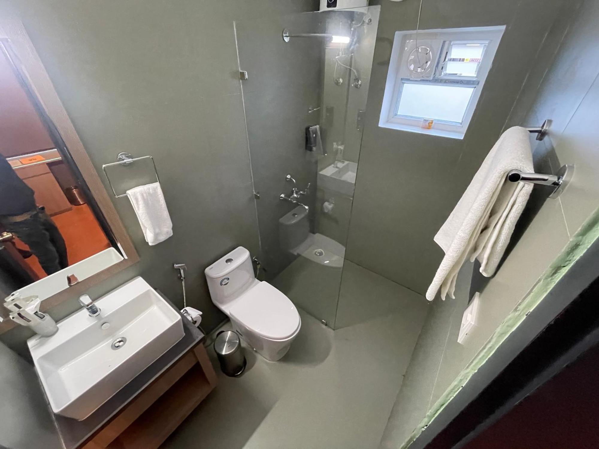 The Dibrugarh Address Hotell Eksteriør bilde