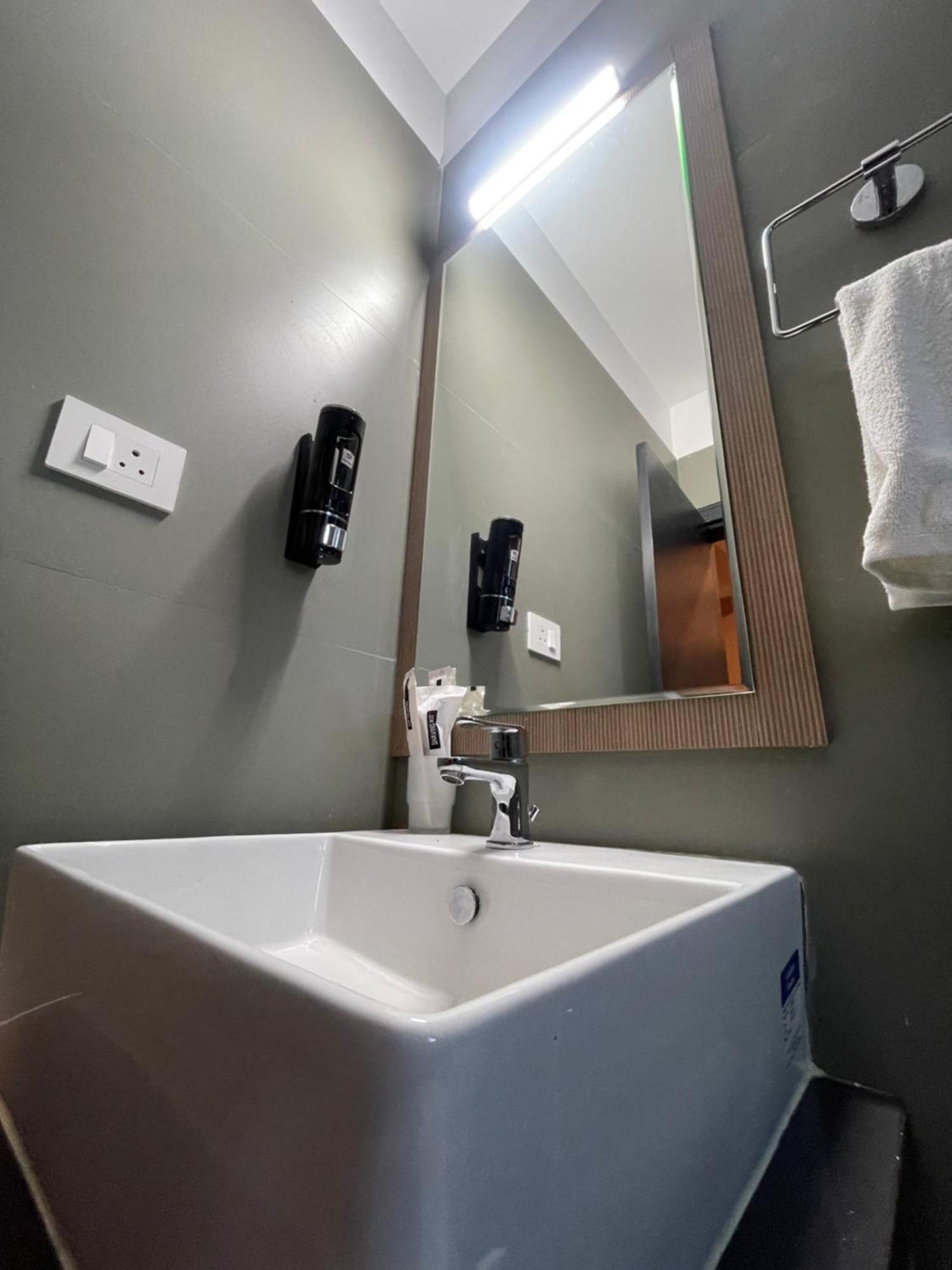 The Dibrugarh Address Hotell Eksteriør bilde