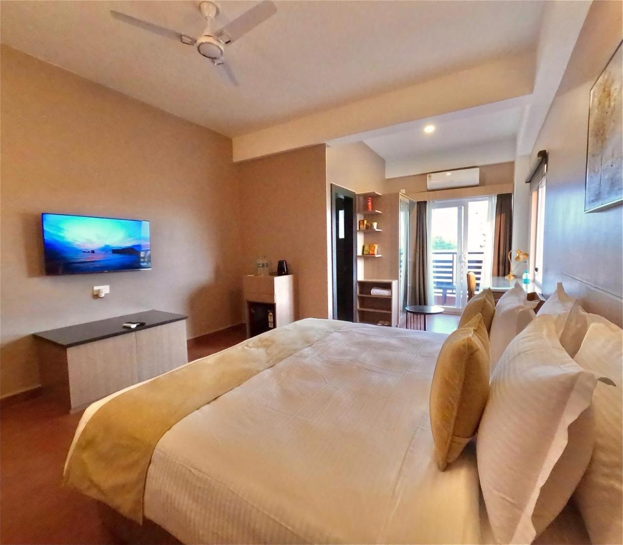 The Dibrugarh Address Hotell Eksteriør bilde