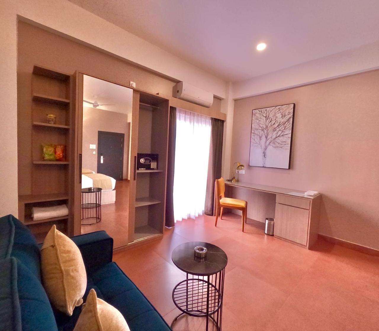 The Dibrugarh Address Hotell Eksteriør bilde