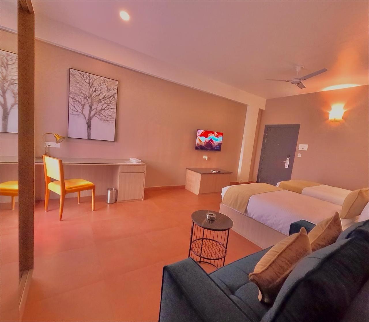 The Dibrugarh Address Hotell Eksteriør bilde